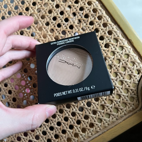 MAC Extra Dimension Skin Finish Double Gleam - Picture 4 of 4